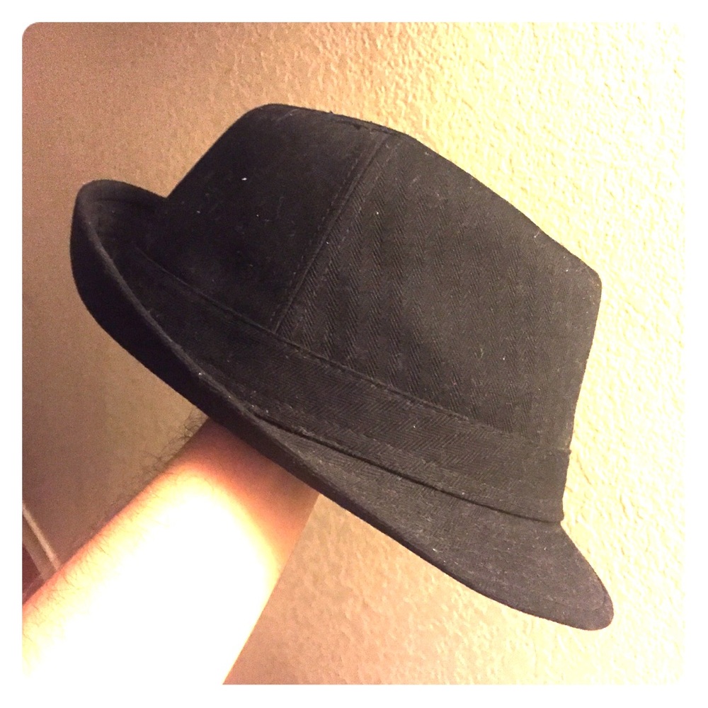 Fedora S Size Herringbone. 22" circumference.